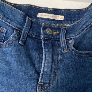 Levi’s 315 Shaping Bootcut